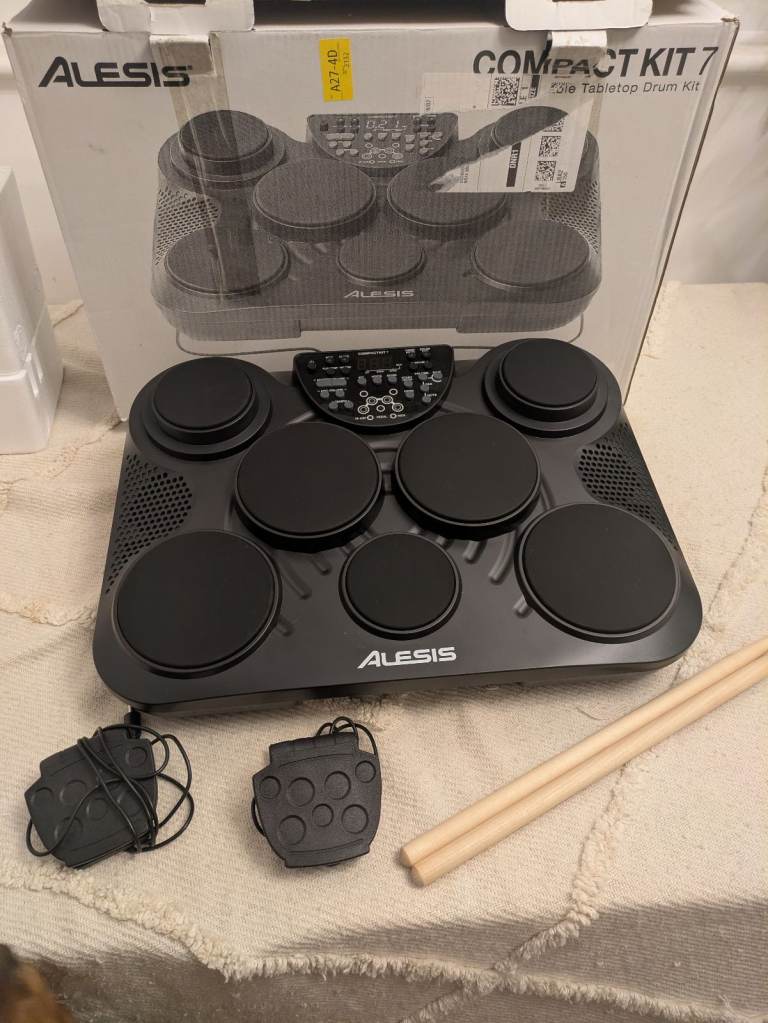 Alesis Compact 7 Pad Portable Tabletop Drum Kit