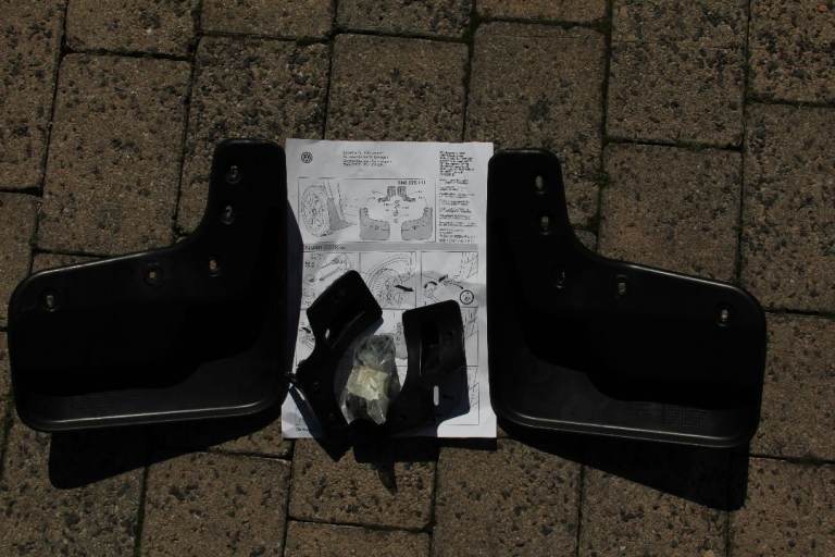 Vw Tiguan Mk1 Front mudflaps 5N0 075 111