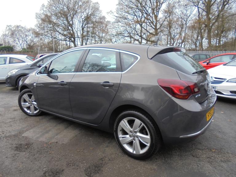 2013 Vauxhall Astra 1.4i 16V SRi 5dr HATCHBACK Petrol Manual