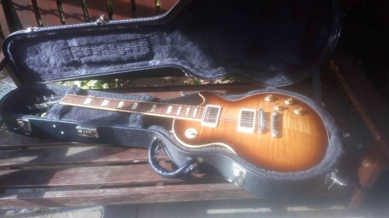 image for 2005 Gibson Les Paul Standard with original hardcase