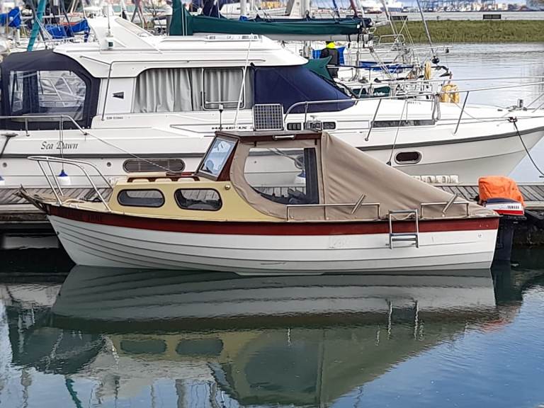 17ft 2berth Fishing boat