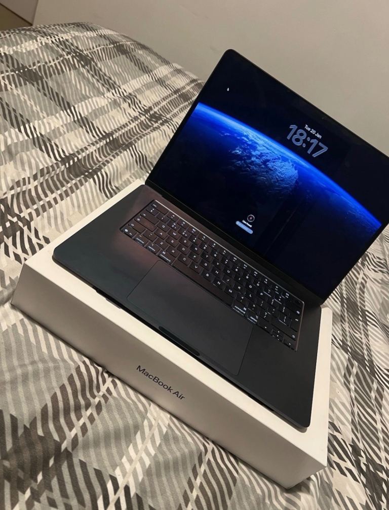 Apple MacBook Air 15’ M4 Chip (2025) 