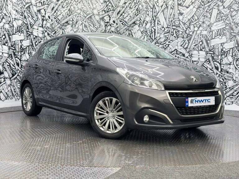 2018 Peugeot 208 1.2 PureTech Signature Hatchback 5dr Petrol Manual Euro 6 (s/s) (82 ps) Hatchbac...