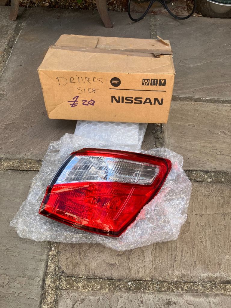 Nissan qashqai rear light 
