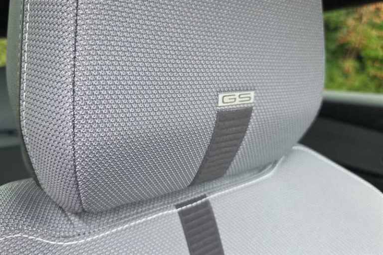 2025 Vauxhall Grandland 1.2 Hybrid [136] Ultimate 5dr e-DCT6 [Pan Roof] HATCHBACK PETROL Automatic