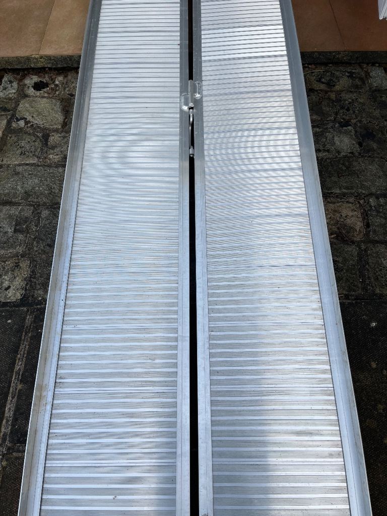 Aluminium access ramp
