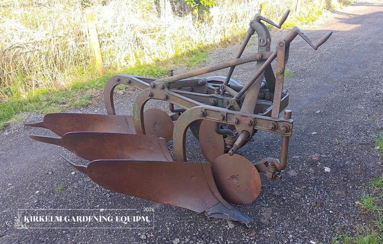 1940s-50s RANSOME'S FR PM3A 3 FURROW PLOUGH IN ORIGINAL CONDITION £395