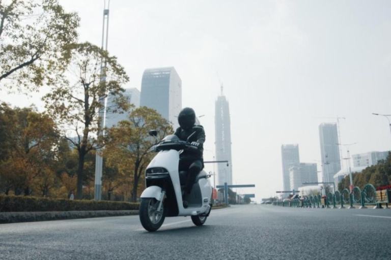 Keeway Blueshark 80 Road Learner Legal Electric Scooter 125 equivalent A1 LPl...