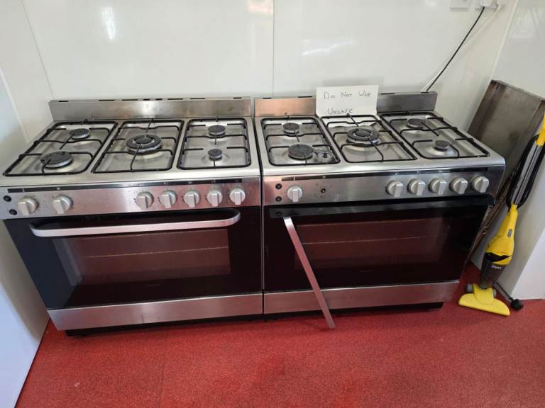 2 x 5 burner electric cookers