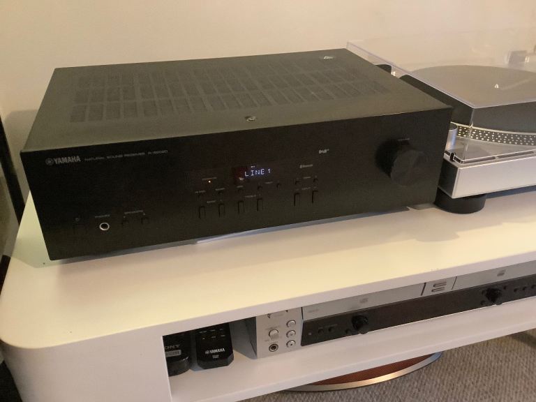 Yamaha R-S202D 100W x 2 Natural Sound Receiver with Bluetooth in excellent condition £130