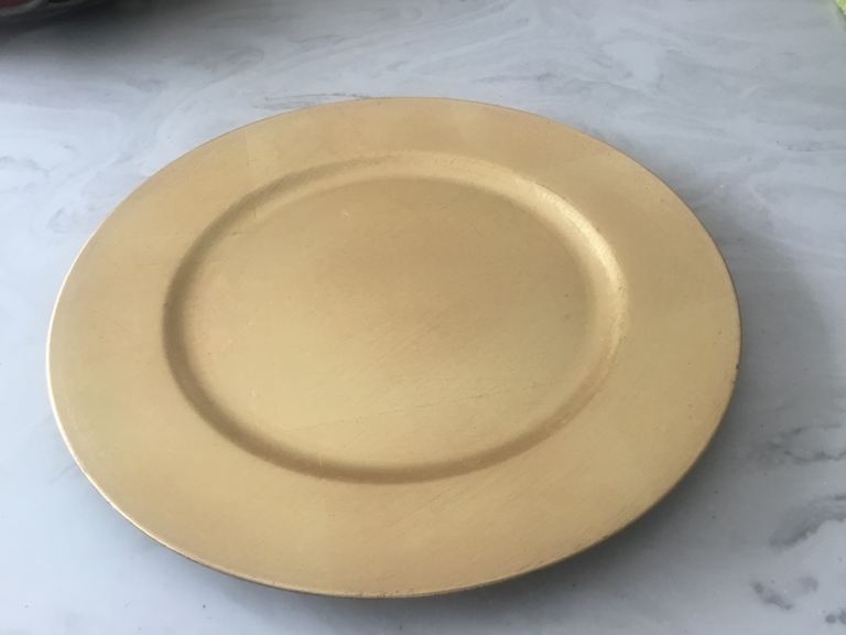 22 gold chargers- large plates