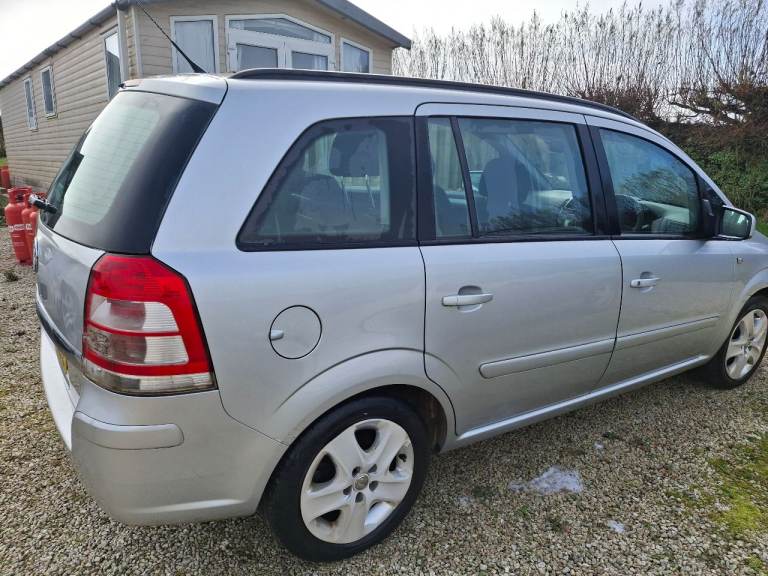 Vauxhall Zafira 2013. Seven seater, 94350 miles