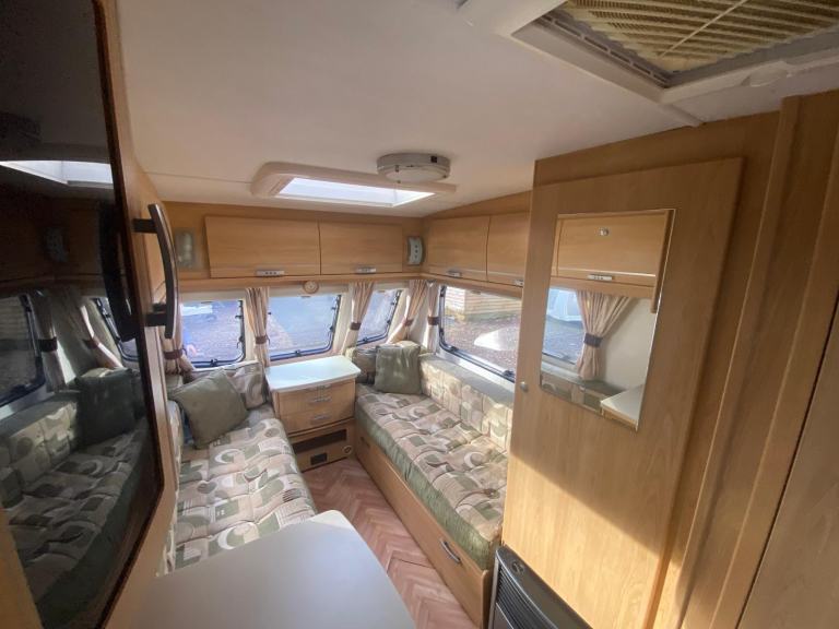 LUNAR ARIVA - 2008 - 2 BERTH - END KITCHEN - MOVER - 