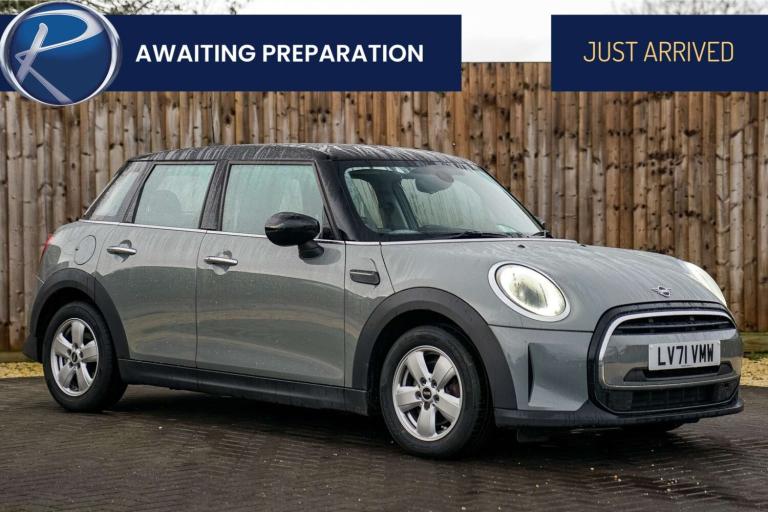 2021 MINI Hatch 1.5 Cooper Classic Auto 5dr Hatchback Petrol Automatic