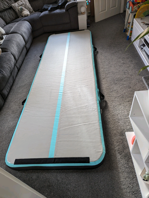 10ft inflatable Gym Mat (Evoland) complete with accessories & Beam