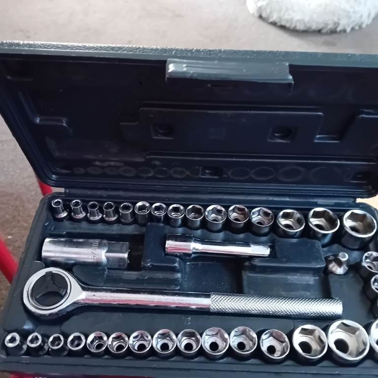 SOCKET SET £4 POST OR COLLECT CF39 8DG