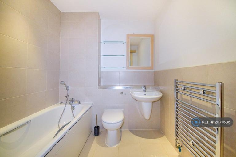 2 bedroom flat in Angel Lane, London, E15 (2 bed) (#2677636)