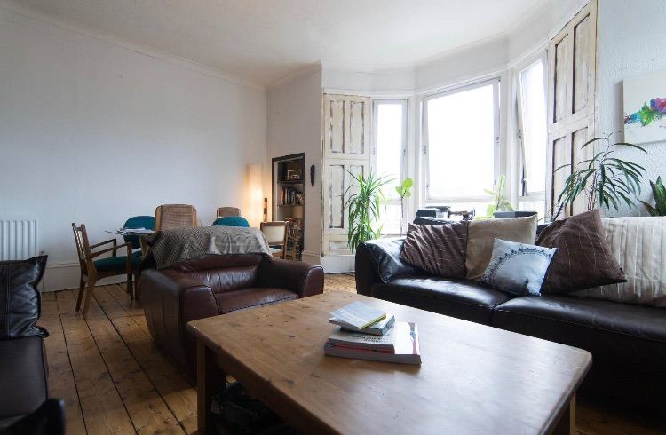 Large Fully Furnished 3 Bed Flat in Rutherglen 