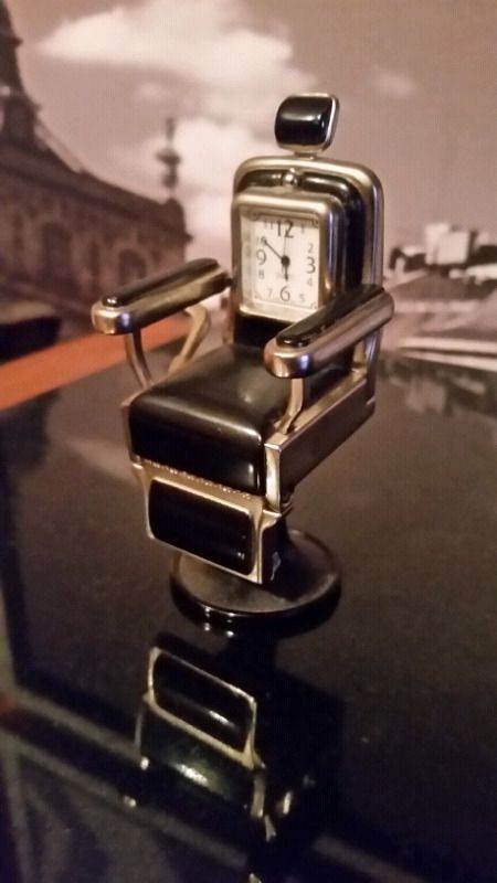 Barber,s Chair Clock