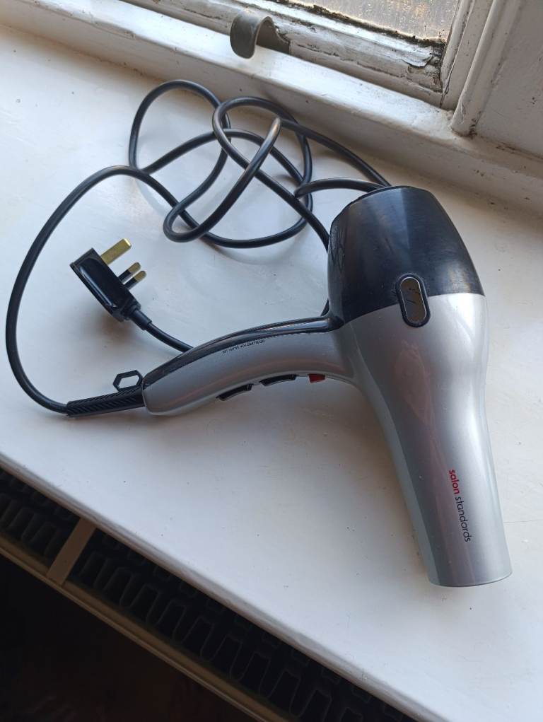 Nicky Clarke professional hairdryer