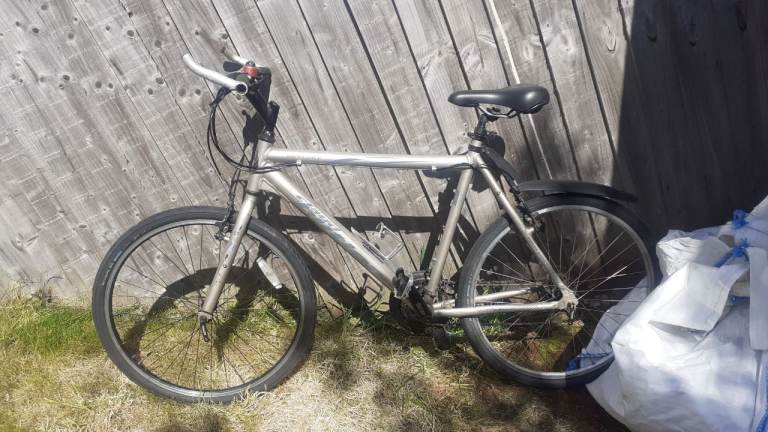 Claud butler Mercury  gold 22inch alloy frame  28 Speed compass 