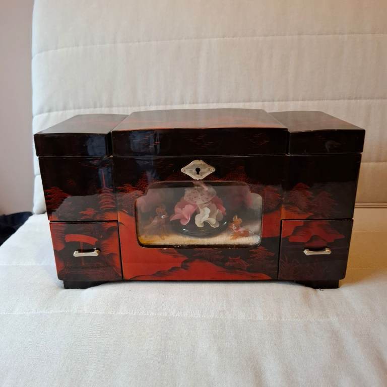 Large vintage japanese working musical handpainted lacquerware wooden jewellery box
