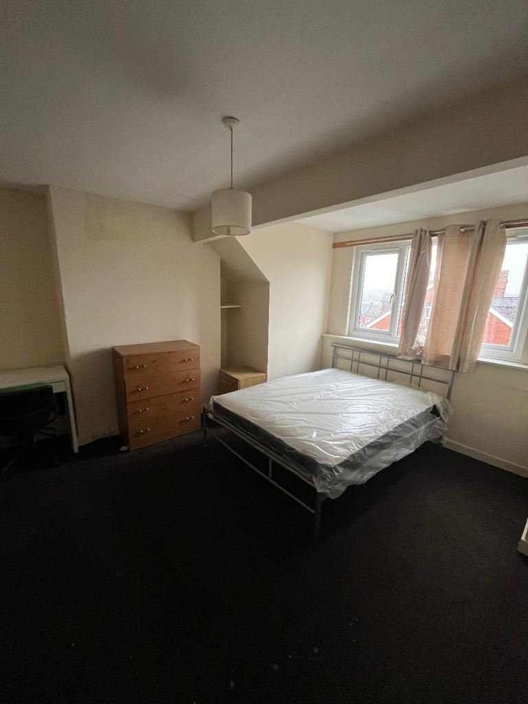 Room to Rent in LS4 – Bills Included
