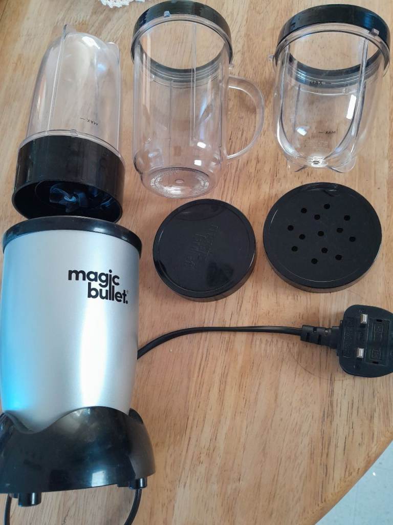 Magic Bullet Blender with Cups and Lids – Good Condition