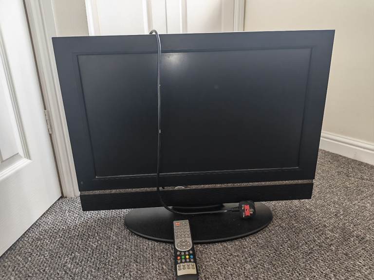 Black Flat Screen TV with Remote – Good Condition