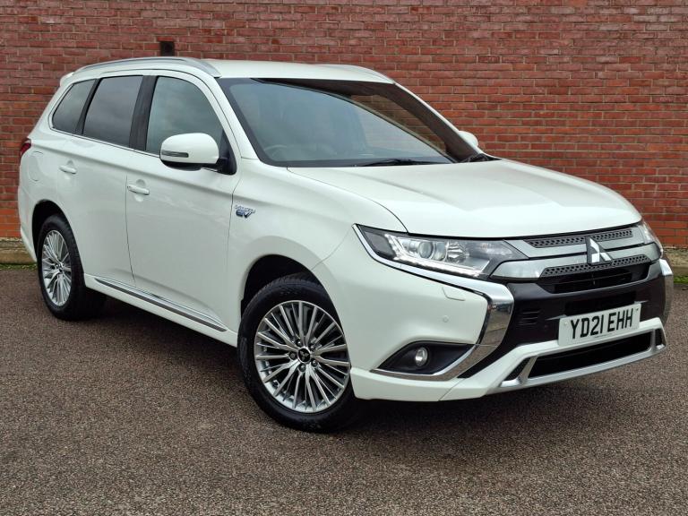 2021 21 Mitsubishi Outlander 2.4 PHEV Dynamic CVT Auto 4WD. 13.8kWh. 1 Owner.
