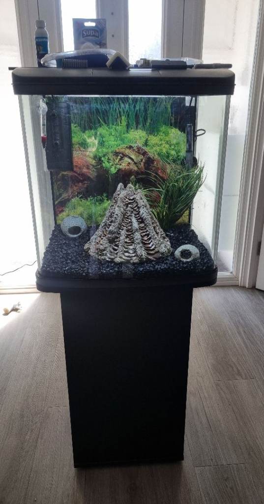Approx 94 ltr tropical set up