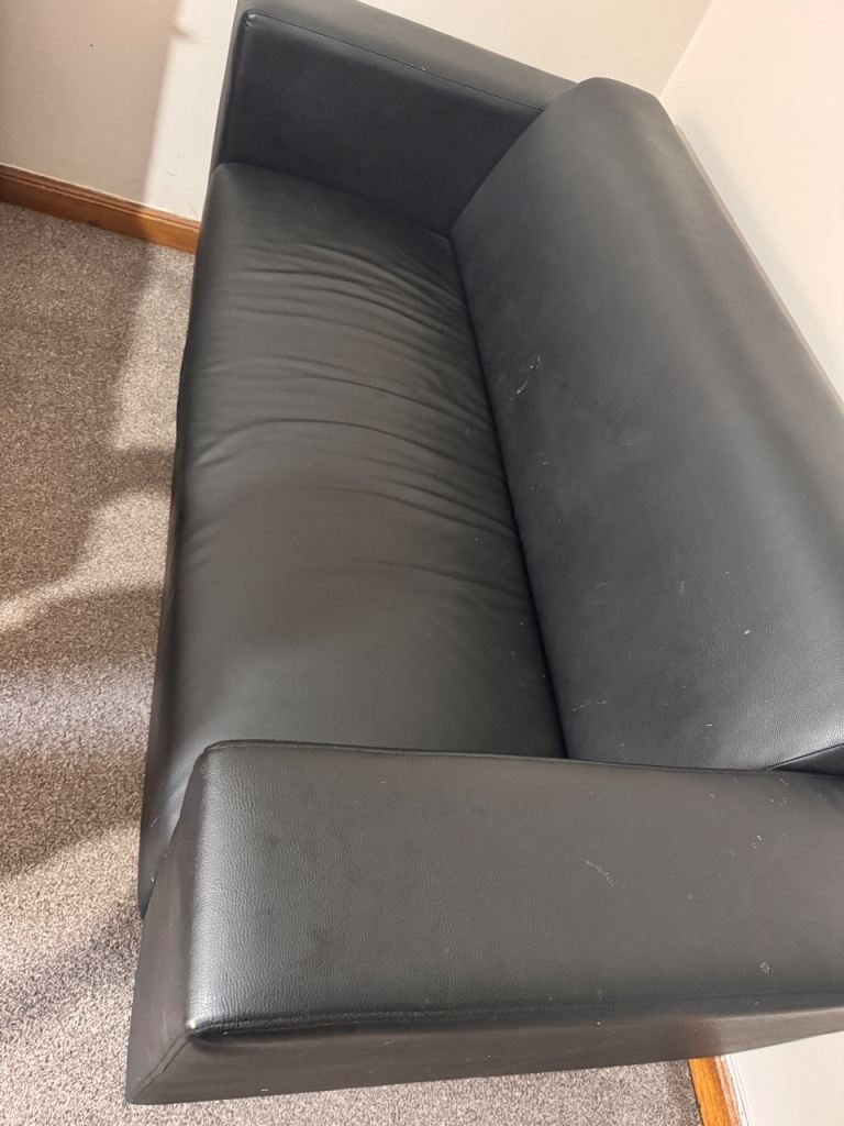 3 seater Black leather sofa 