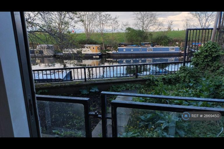 1 bedroom flat in Leabank View, London,, N15 (1 bed) (#2869450)