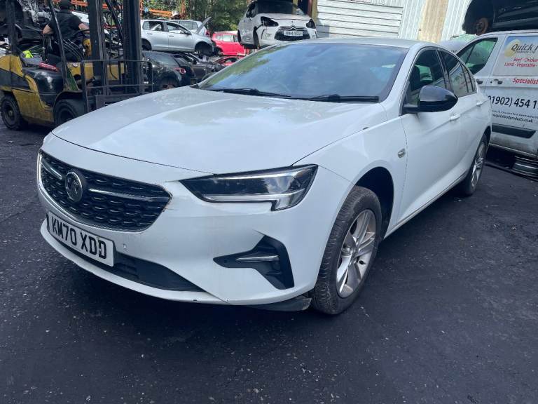VAUXHALL INSIGNIA 2020 WHITE 2.0 DIESEL F20DVH BREAKING FOR PARTS