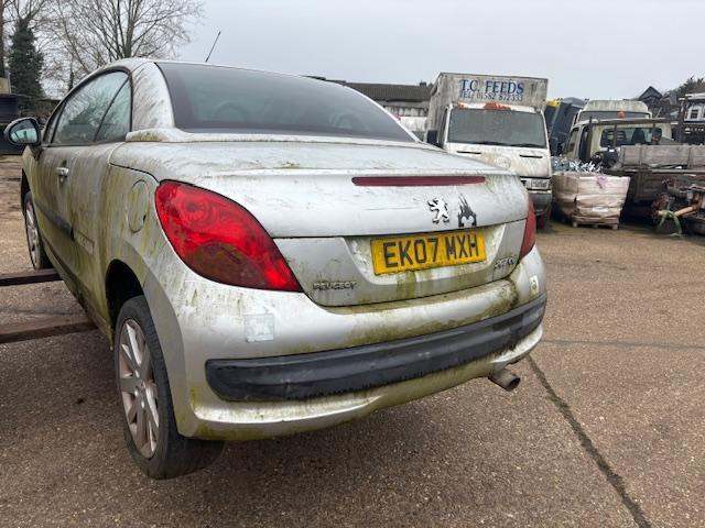 ***Breaking ***2007 Peugeot 207cc