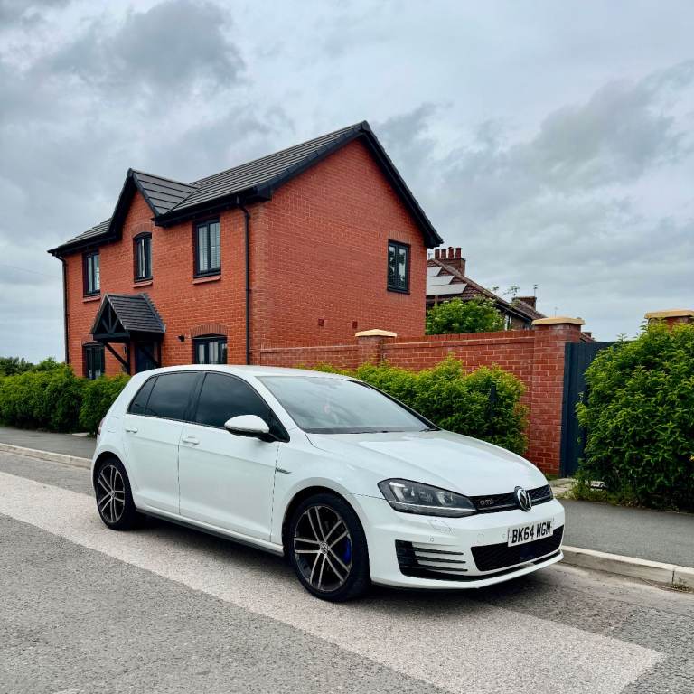 Volkswagen, GOLF, Hatchback, 2014, Manual, 1968 (cc), 5 doors