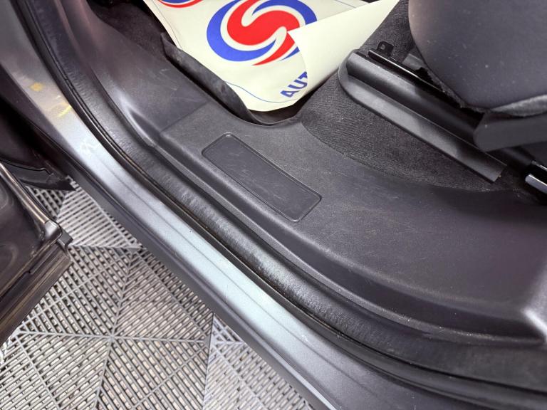 2017 Land Rover Discovery Sport 2.0 TD4 SE Tech 4WD Euro 6 (s/s) 5dr ESTATE Diesel Manual