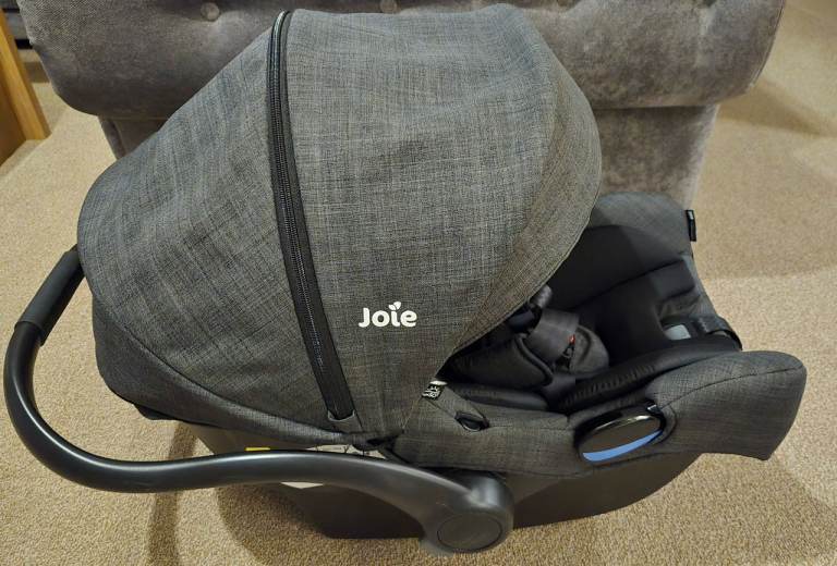 image for Joie isize I size baby car seat with Newborn insert 0 to 13kg