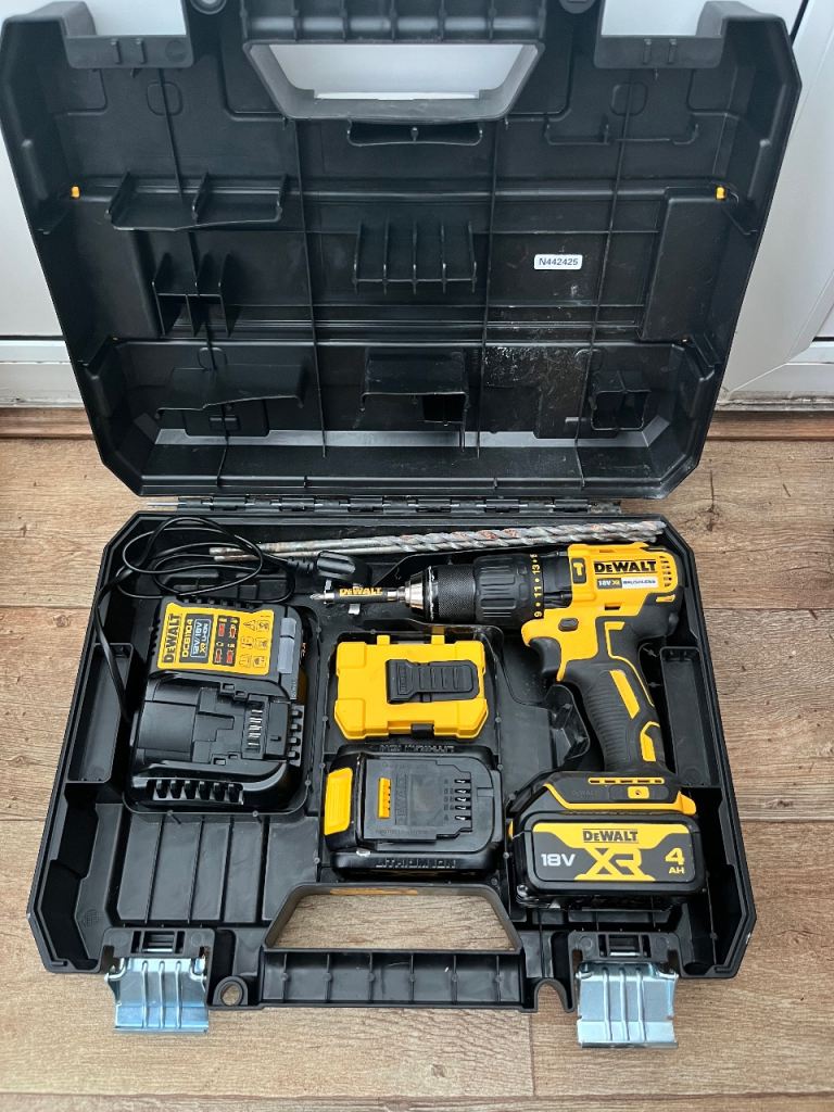DeWalt DCD778M2T 18V XR Brushless Combi Drill Kit