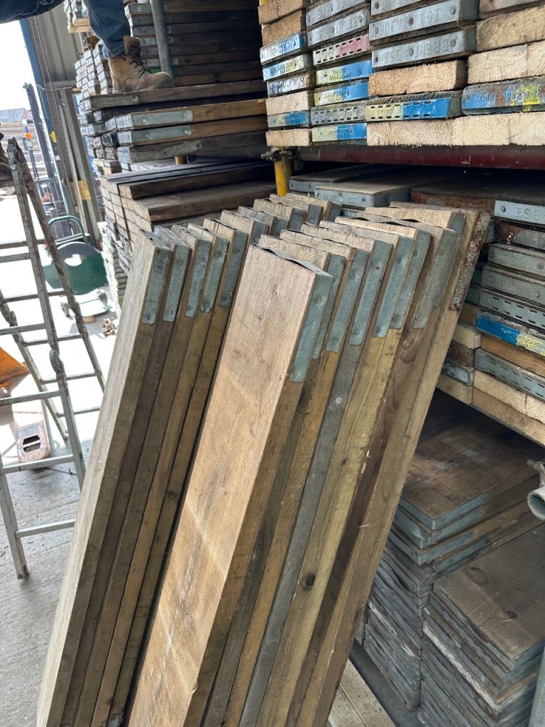 Used Reclaimed Scaffold Boards 5ft Delivery Available Nottingham
