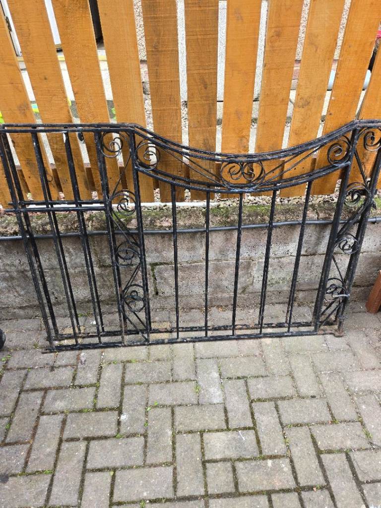 Double drive gates