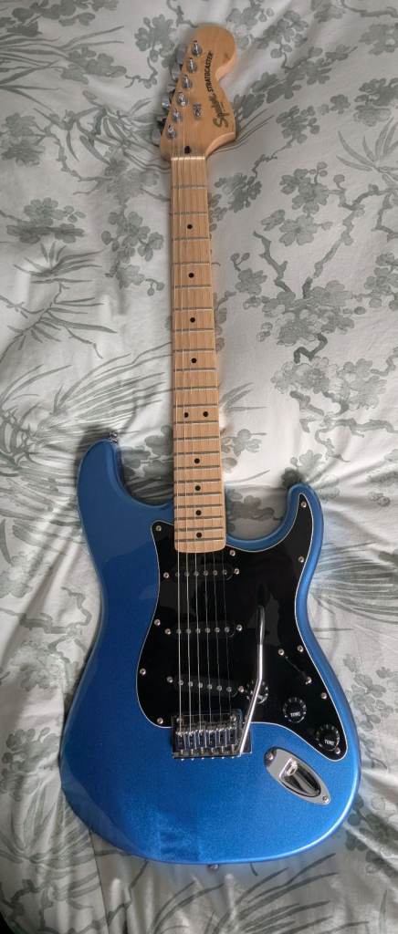 image for Squier Affinity Series Stratocaster - Lake Placid Blue