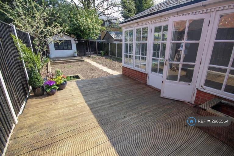 4 bedroom house in Rowditch Avenue, Derby, DE22 (4 bed) (#2986564)