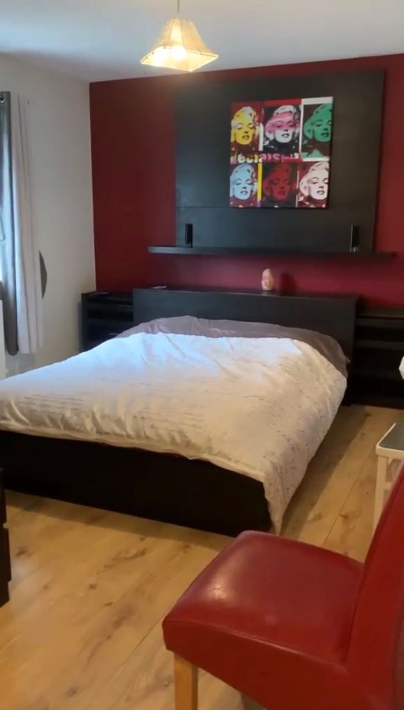 En-suite bedroom 
