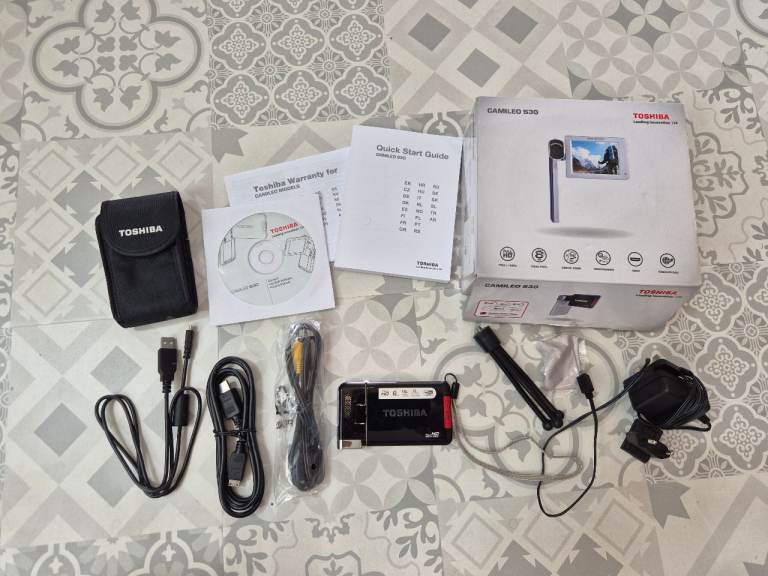 Toshiba Camileo S30 HD Camcorder with 16GB SD Card and Accessories