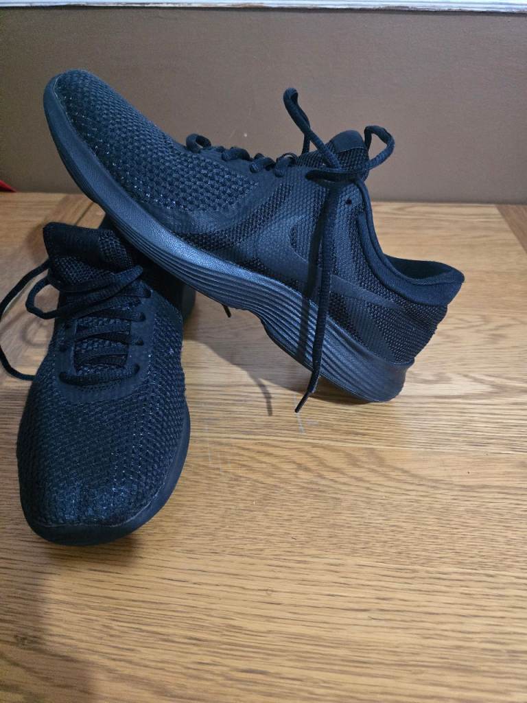 Nike Revolution Trainers 