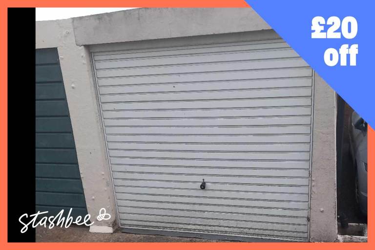 Garage to rent in London (N12) | Stashbee