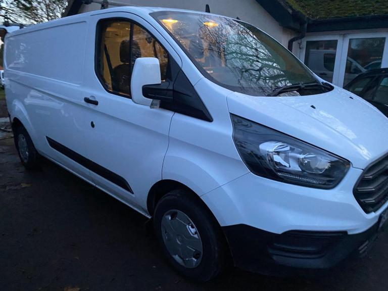 2018 Ford Transit Custom 2.0 300 EcoBlue L2 H1 Euro 6 5dr PANEL VAN Diesel Manual