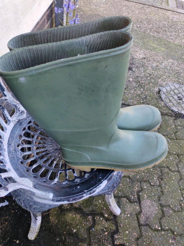 Green Wellington boots size 10 UK 40