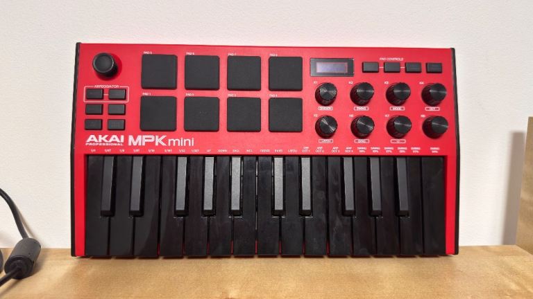 AKAI MPK mini MK2 MIDI Keyboard Controller – Red, As Good As New